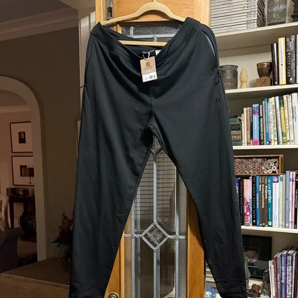 Patagonia Men's Black Ski & Snowboard Jacket - Picture 3 of 11